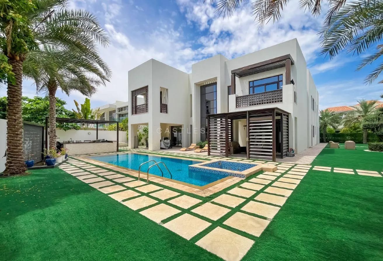 Furnished | Lift | Large Plot | Extended Villa