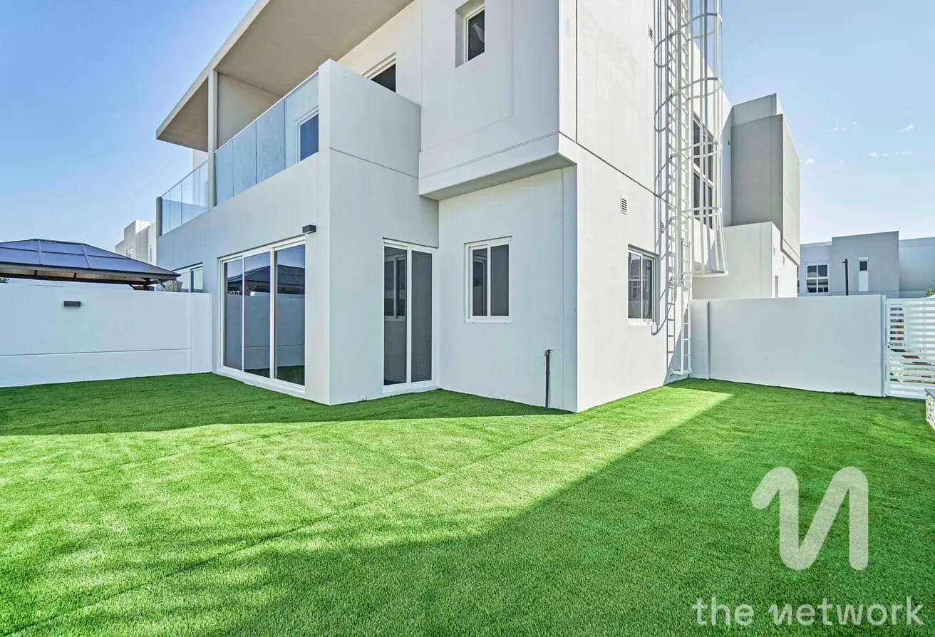 Single Row | Spacious 4 Beds | Landscaped Garden