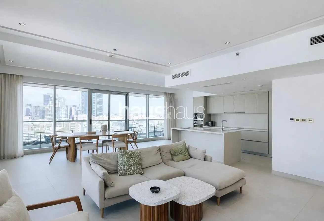 Fully Upgraded | 2 Bedroom | Lake View