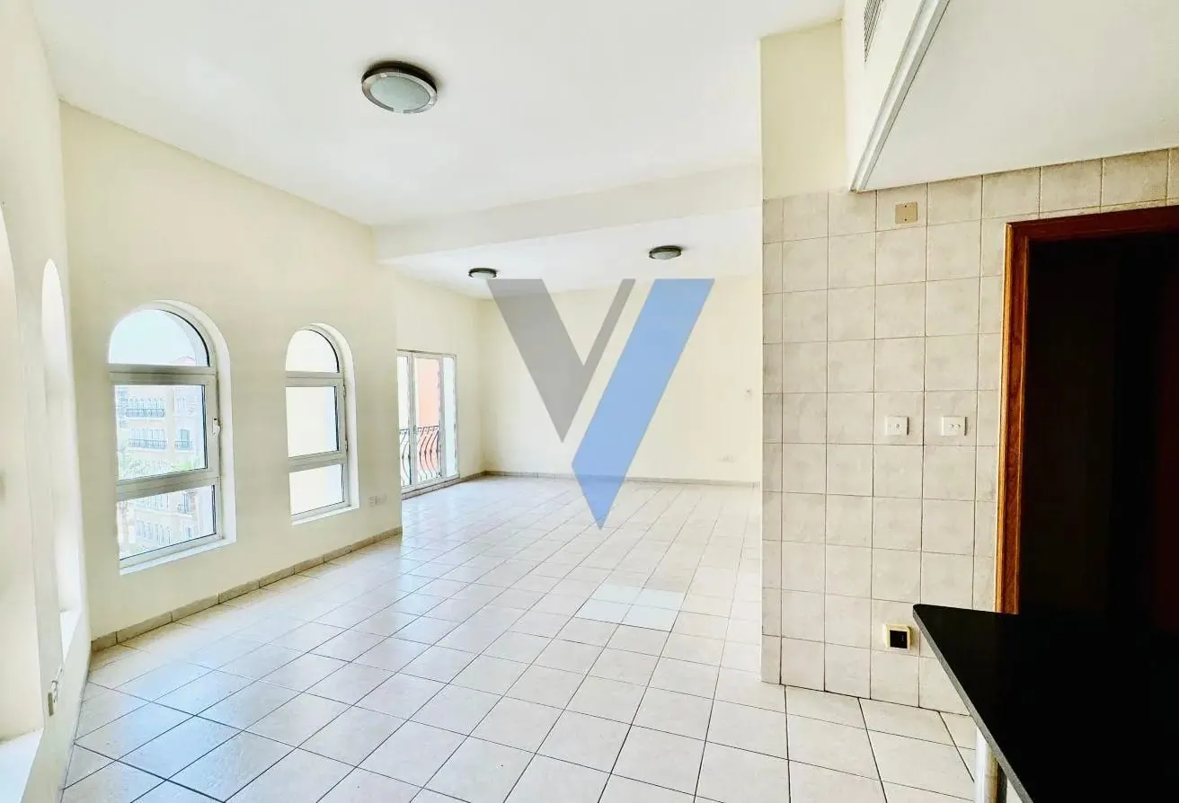 Spacious Layout| Community View |Walkable to Metro
