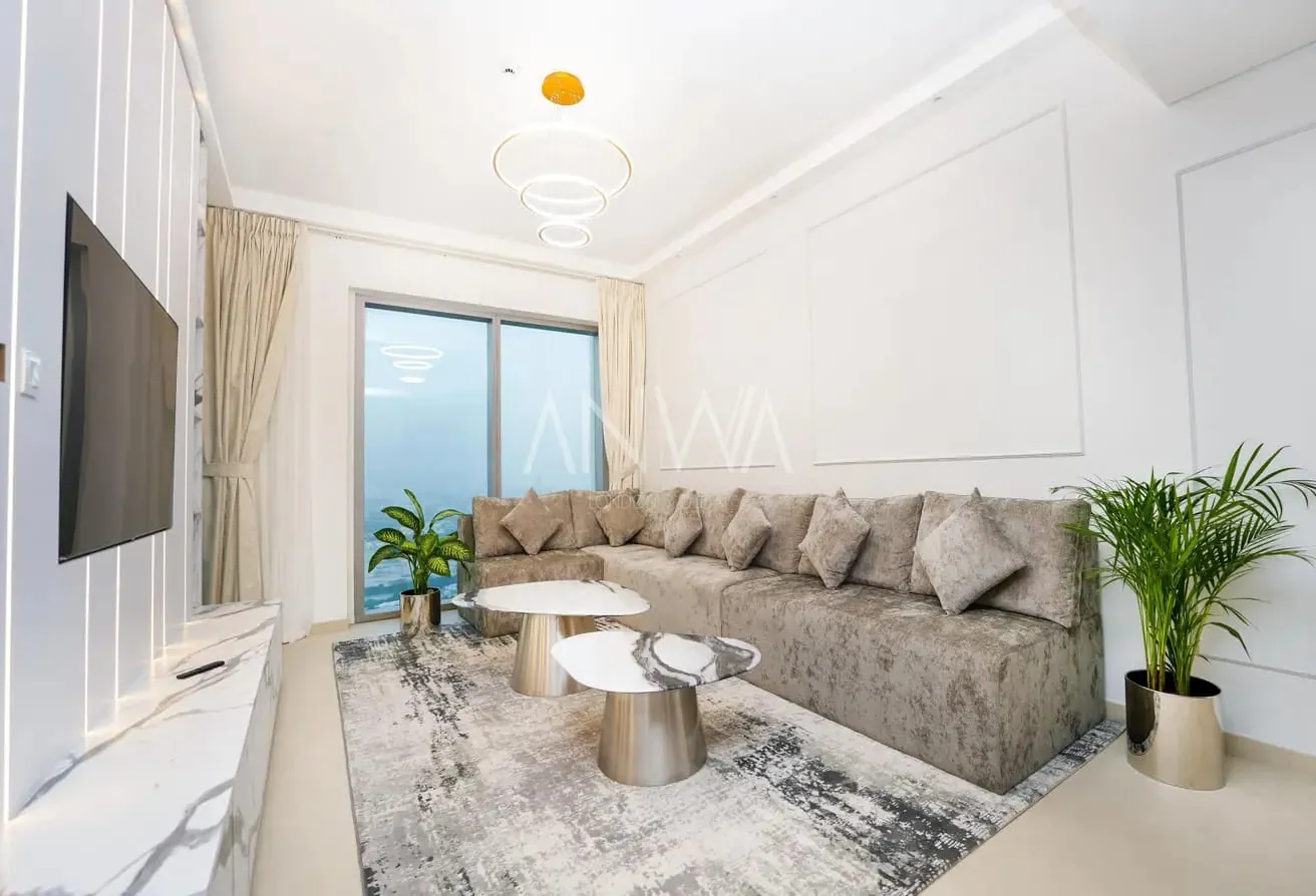 Luxury 2 BR | High 56th Floor | Downtown living