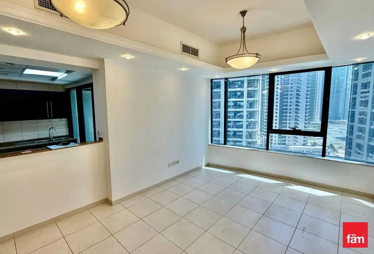 Vacant | Highr ROI | Near Metro | Top unit