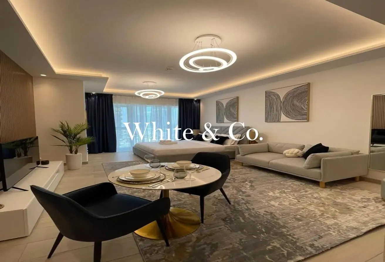 Fully Furnished Studio |Vacant | Upgraded