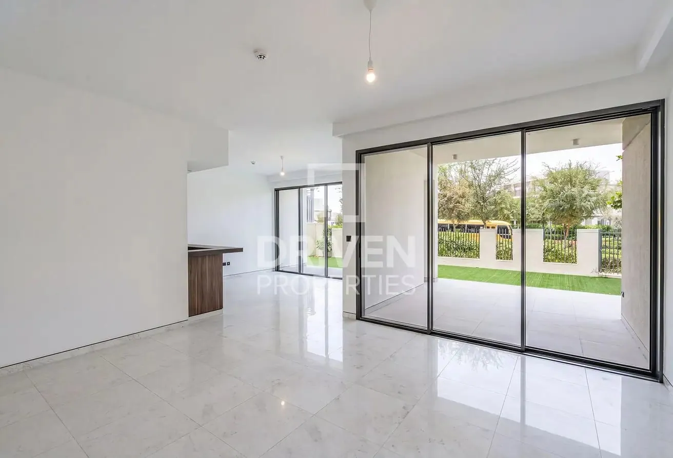 Exclusive Listing | Single Row | Prime Villa