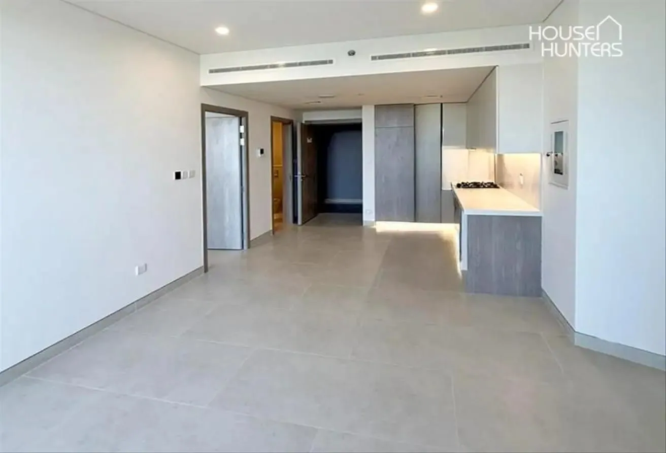 Modern Apartment | Golf Views | Handover now