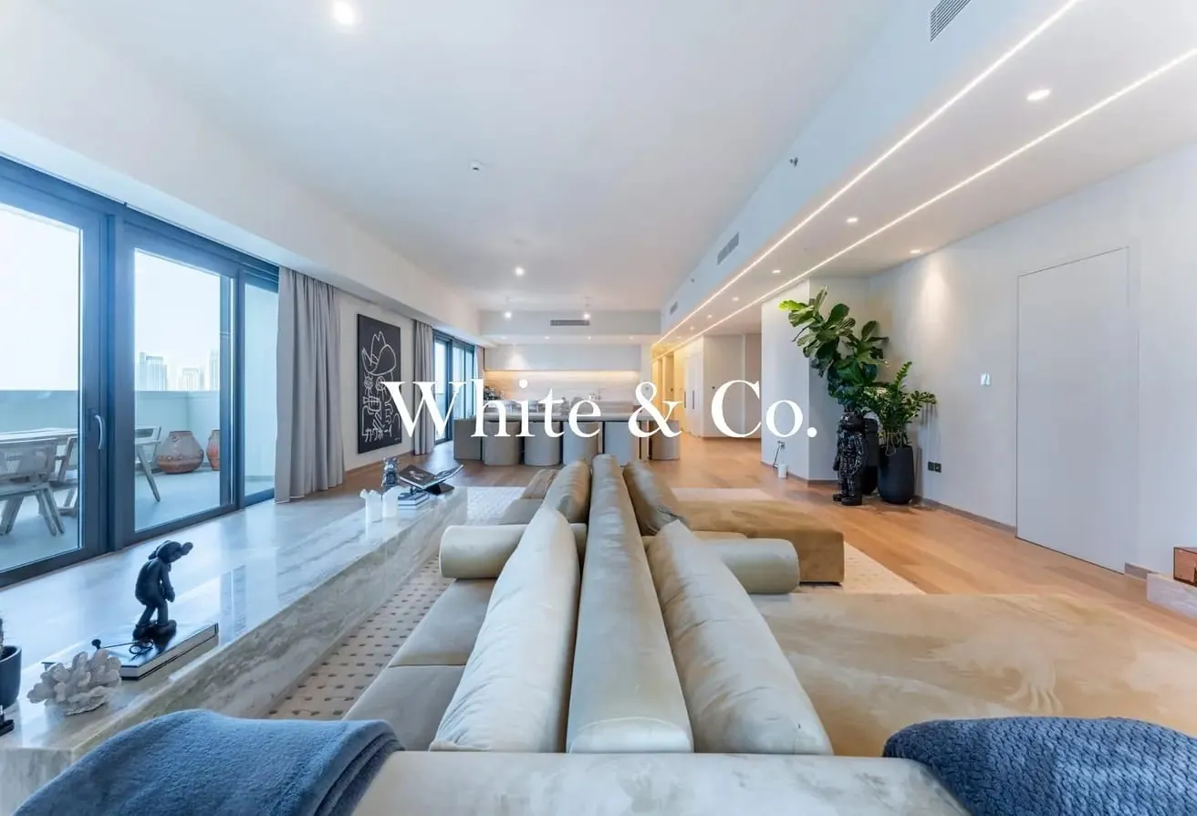 Luxury Penthouse | VOT | Fully Upgraded