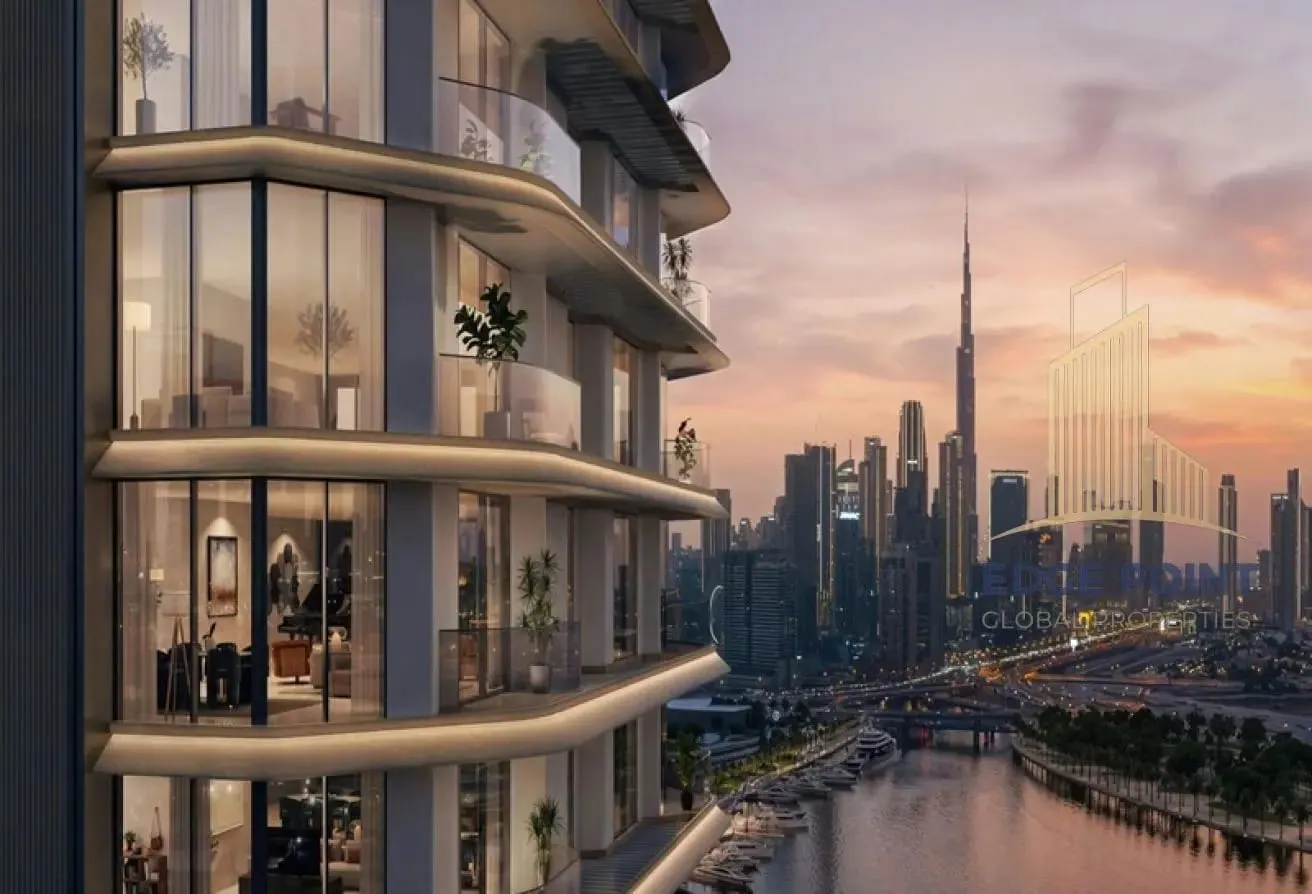 BURJ KALIFA&CANAL PANAROMIC VIEW_DIRECT TO CANAL