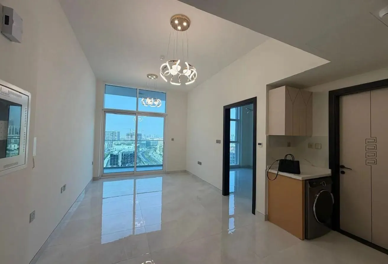 BRAND NEW | INVESTOR DEAL | HIGH FLOOR