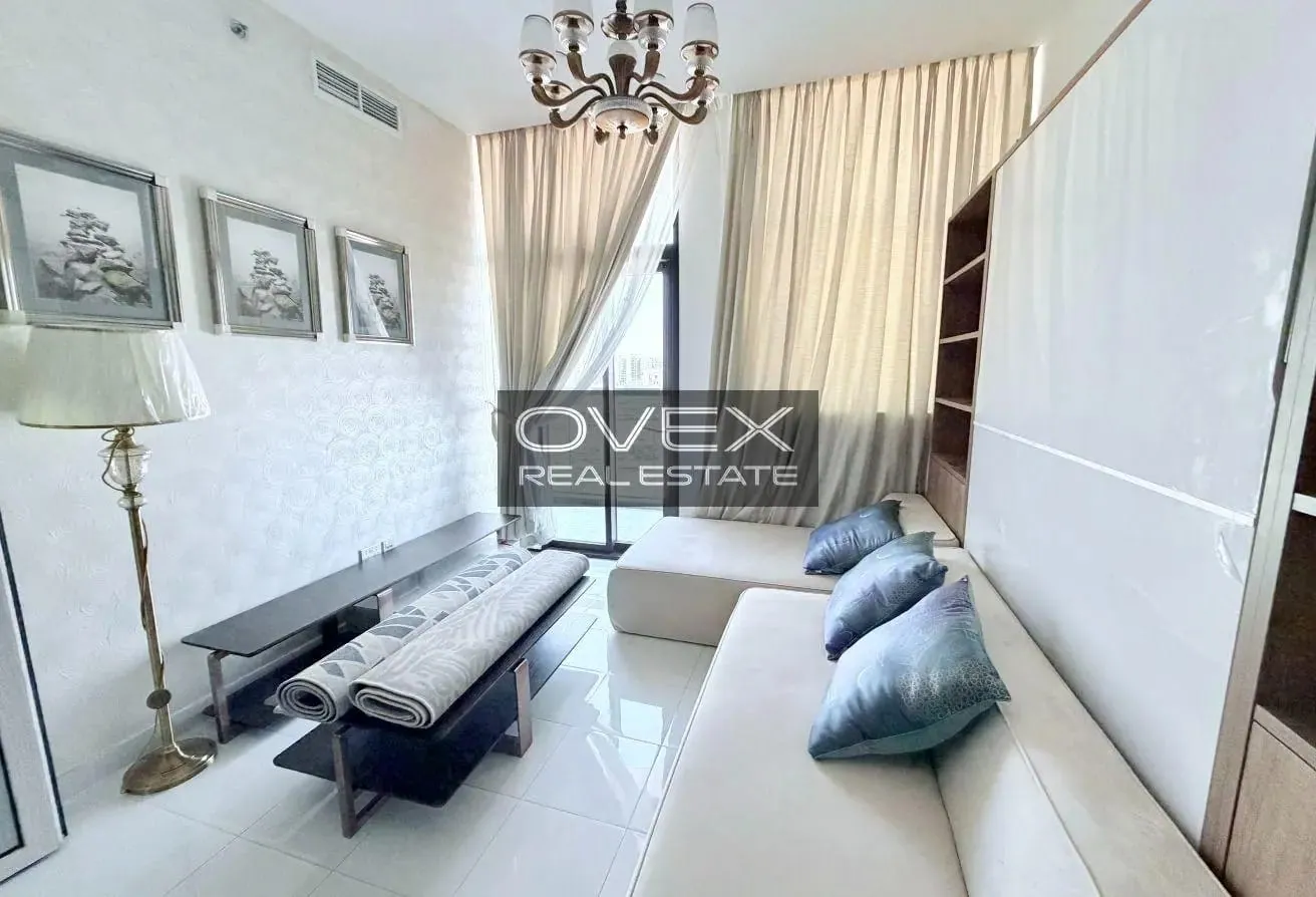 Vacant | Ready to Move In | Facing Metro Station |