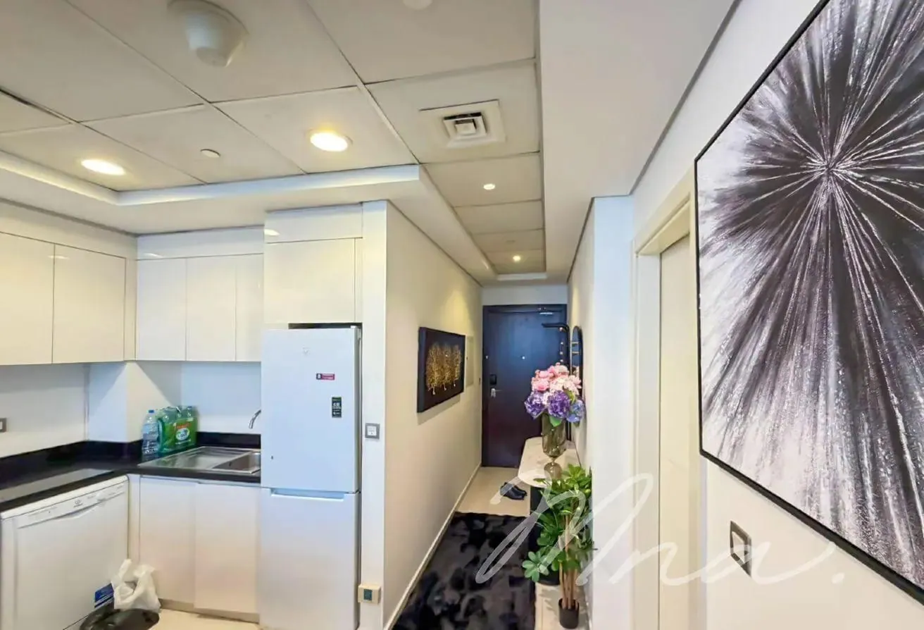 Spacious 1BR with Balcony | Open View | Furnished