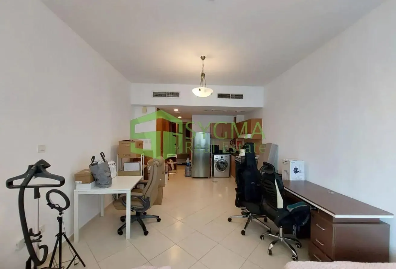 Splendid Apartment| Vacant| Parking| Appliances