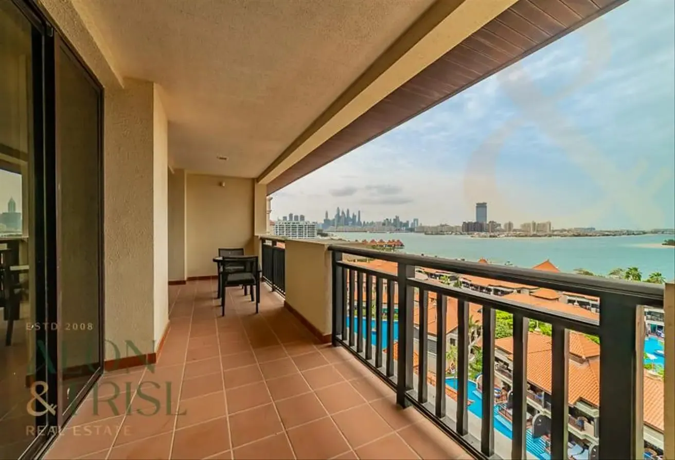 Luxury 1-Bed Apartment | Full Sea and Palm Views