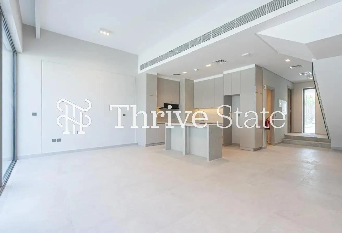 Modern Townhouse | Near Amenities | Available