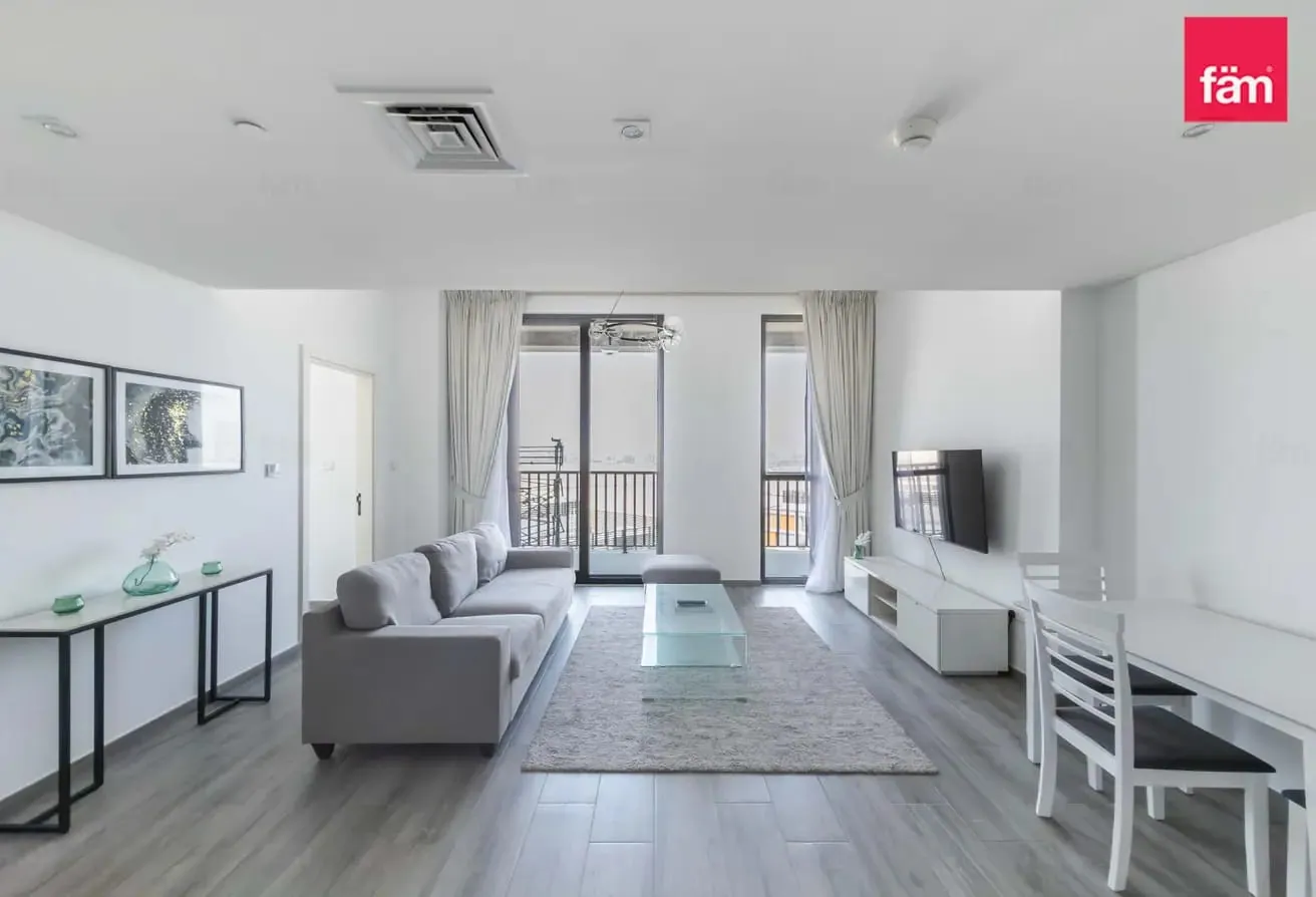 Vacant I Furnished I Central Garden View