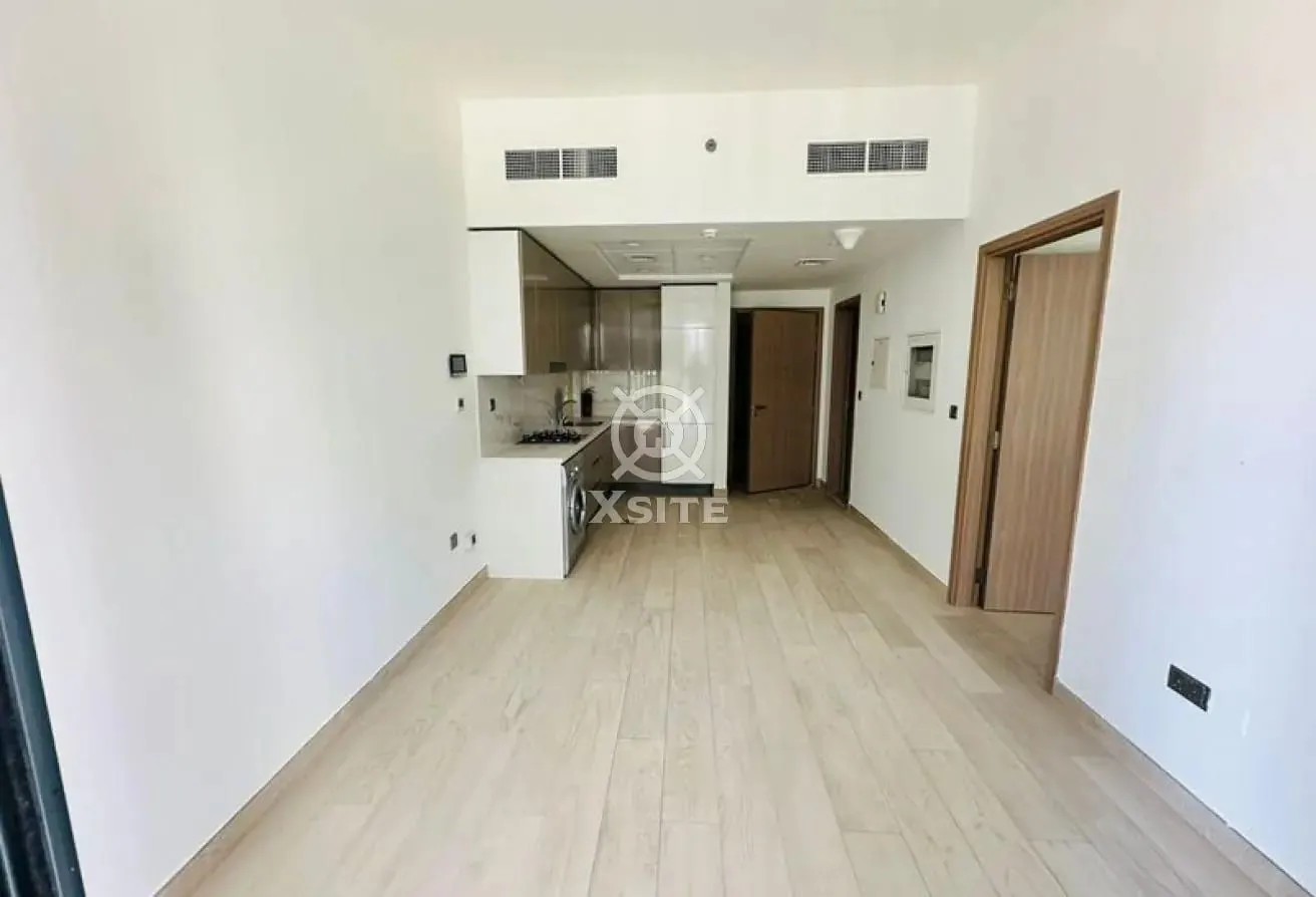 Homely 1 BR | Unfurnished | Pool View