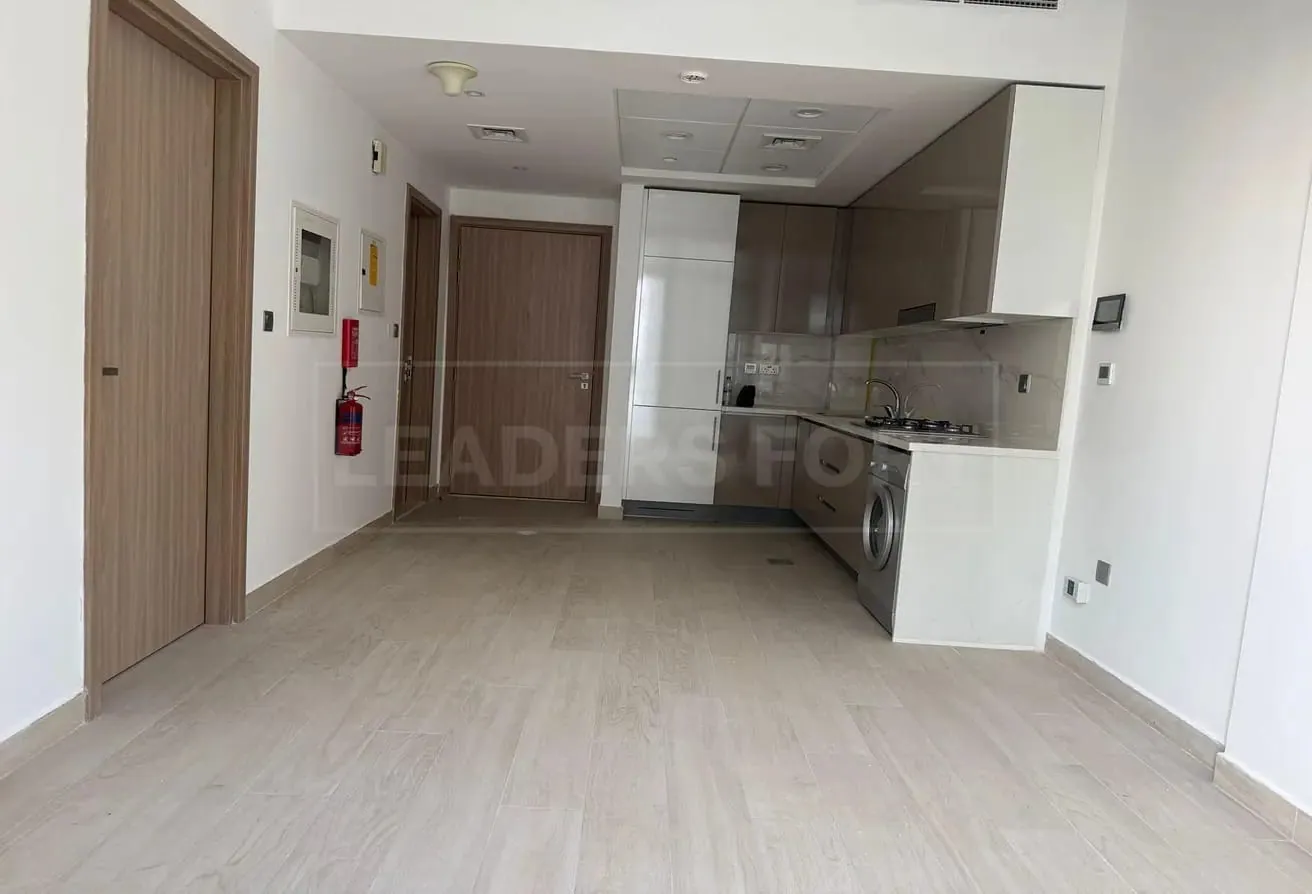 Chiller free| 2 Bathroom | Ready to Move