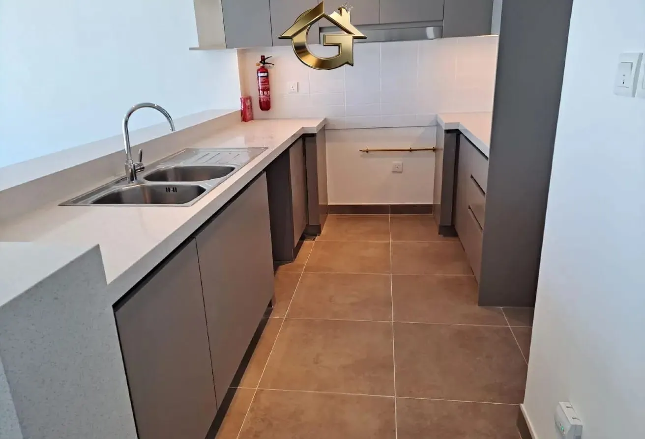 Parkside Luxury Living with Stunning Creek & Skyli
