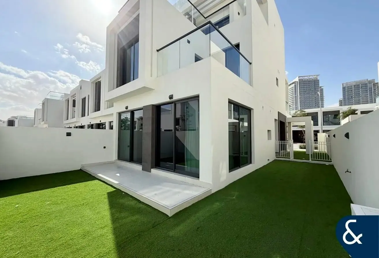 5 Bed + Maid | Corner Unit | G+2 | Landscaped