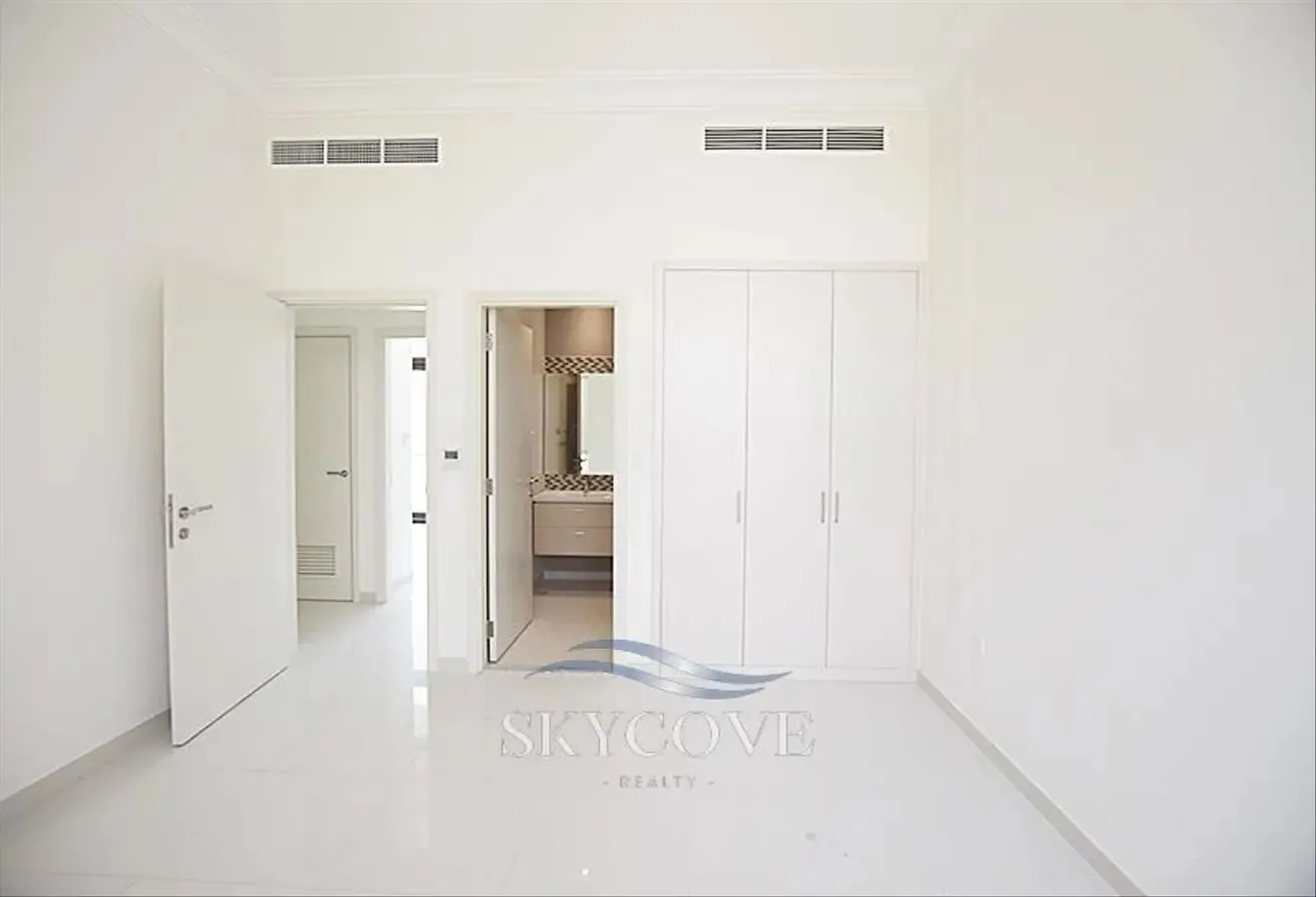 Huge 3BR+Maid | Closed Kitchen | Well-Maintained