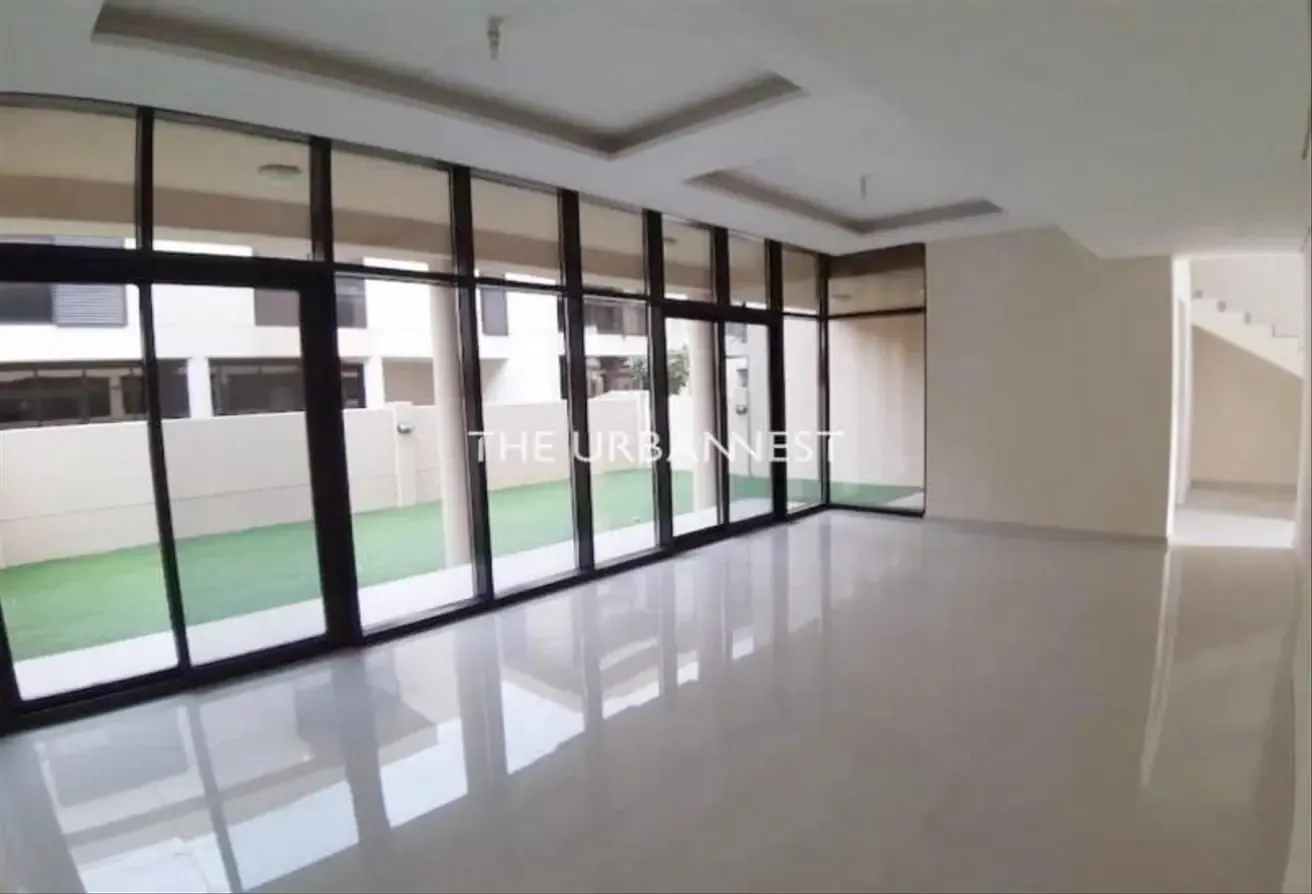 Vacant | 3 Bedroom plus Maids Room | Corner Unit