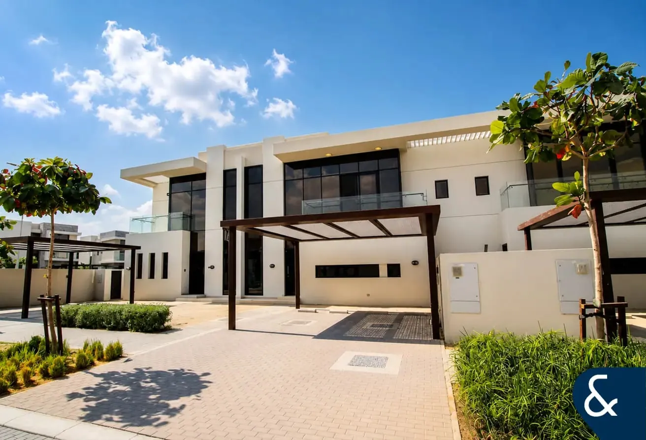 3 Beds | Vacant Now | Close To Beach Park