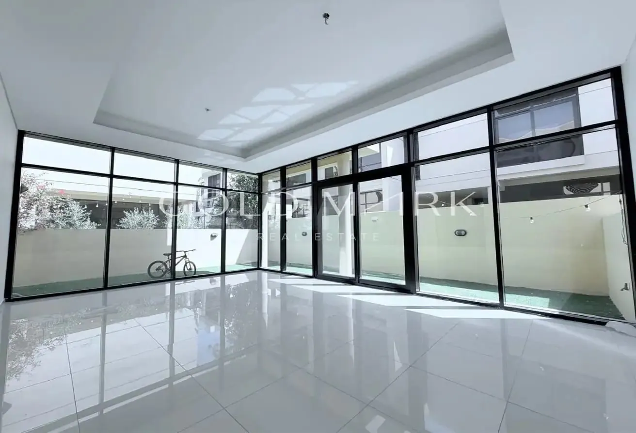 Spacious Layout | Prime Location | Vacant Now