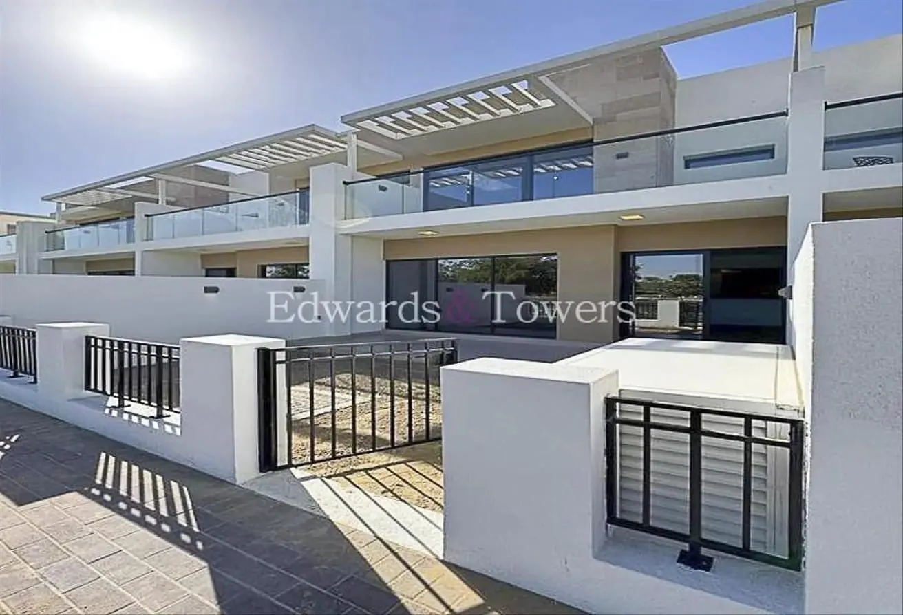 Lake View | Unfurnished | Vacant | Amazing Views