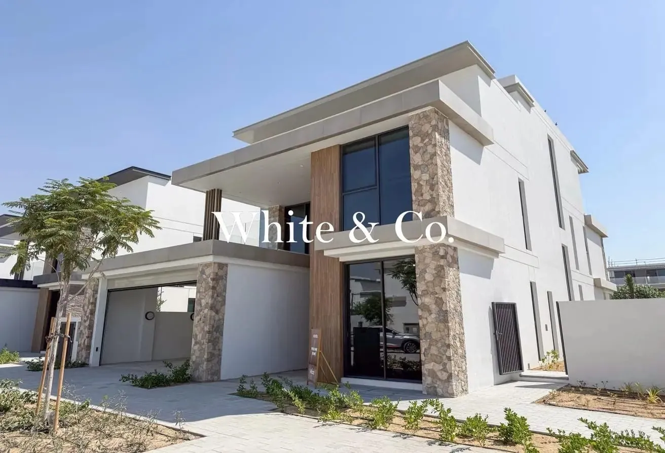 Large Plot / Type B Layout / Private Pool