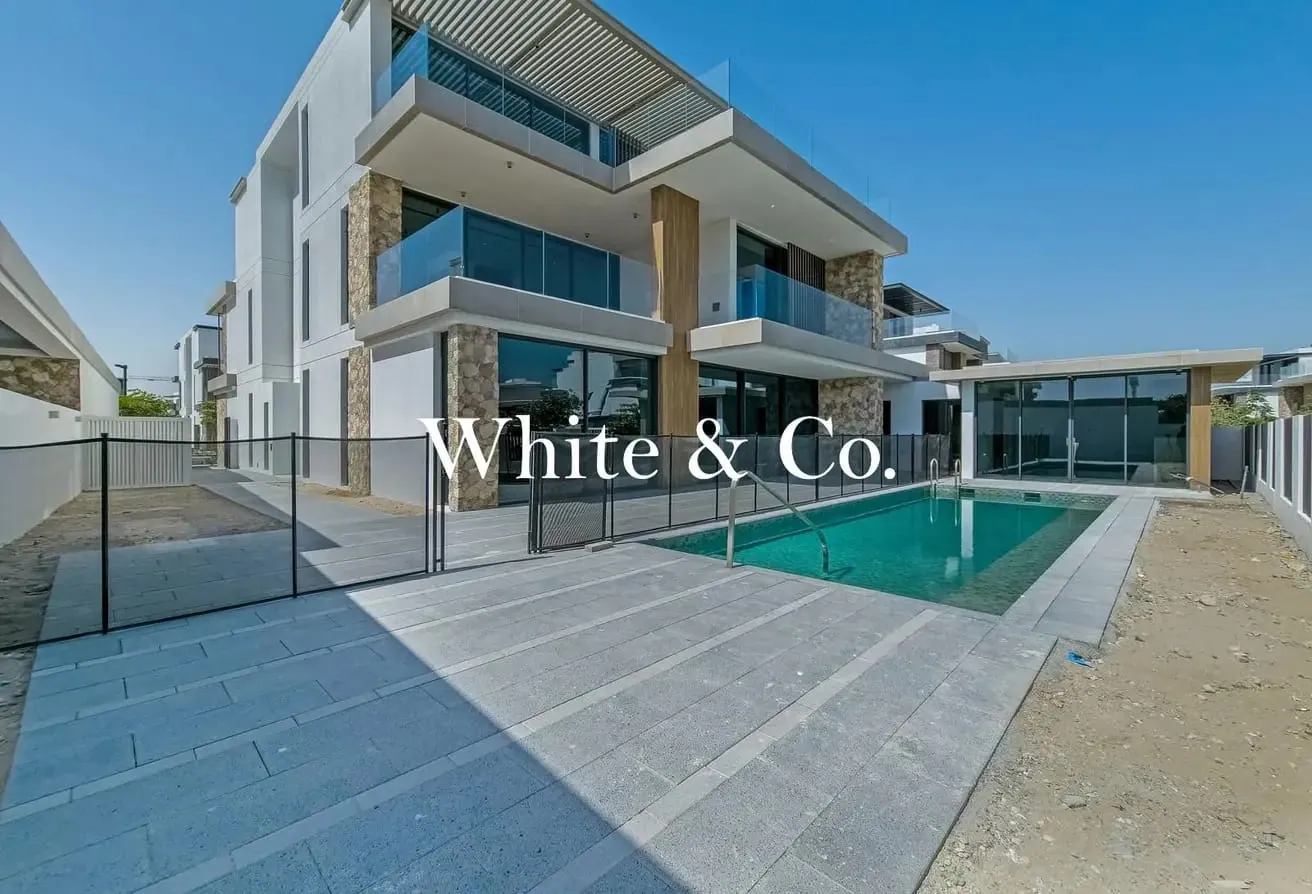 Green belt | Private Pool | July Handover