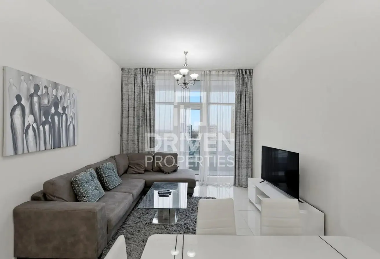 Standout Unit | Vibrant Community | Mid Floor