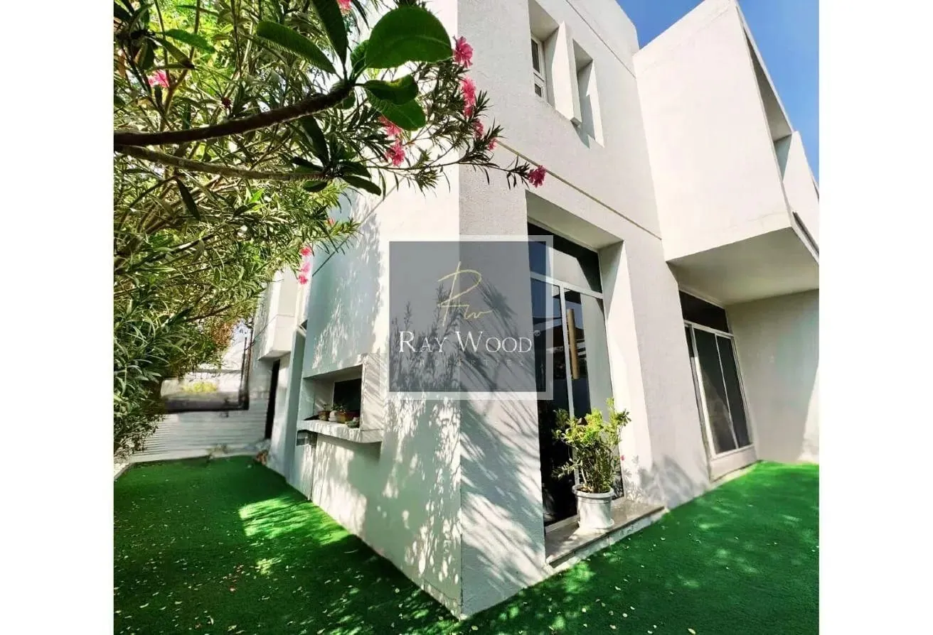 Stunning 3-Beds+ Maid’s | Semi Detached Villa