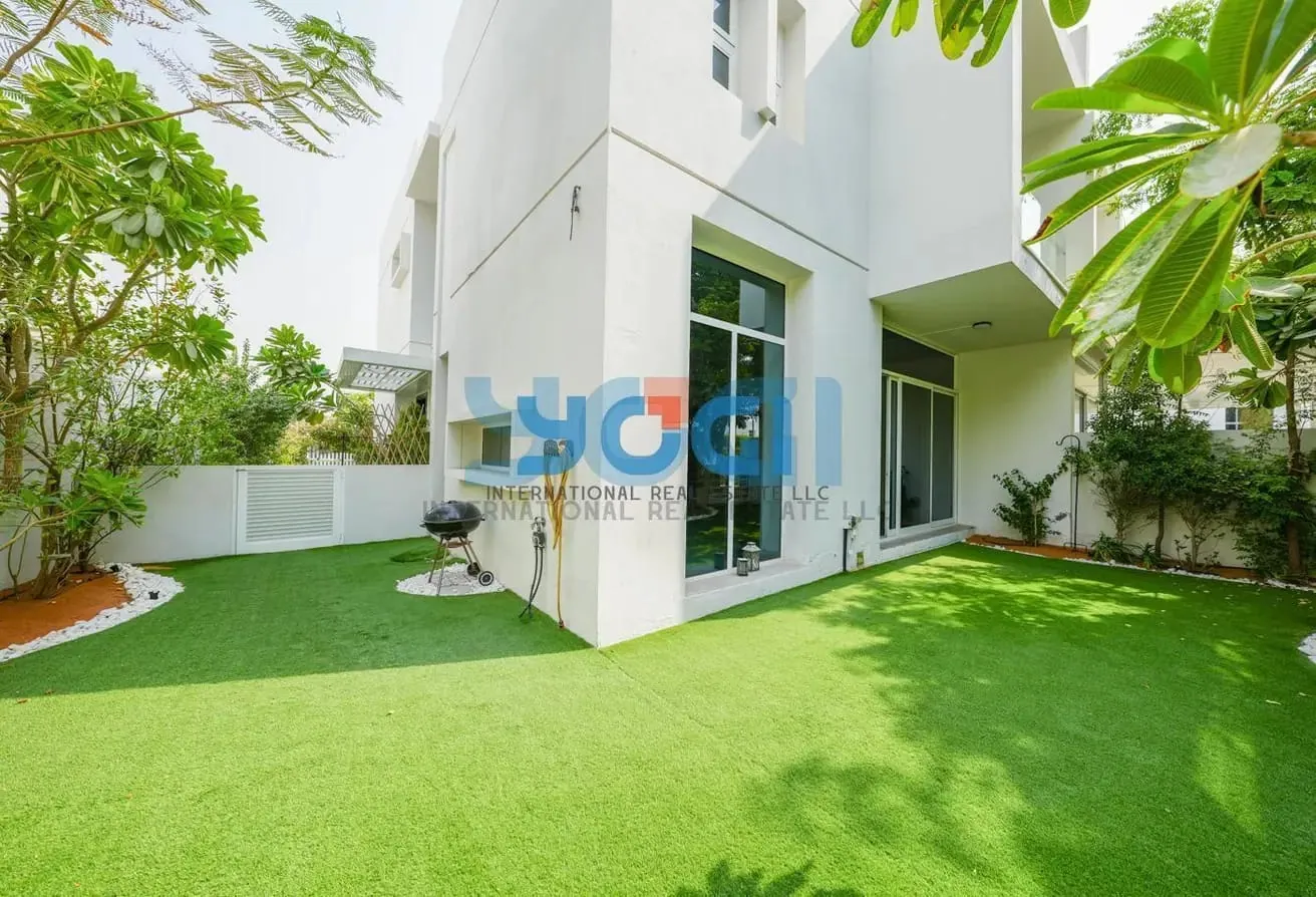 Semidetached Villa - Close to Pool, Park and Gate