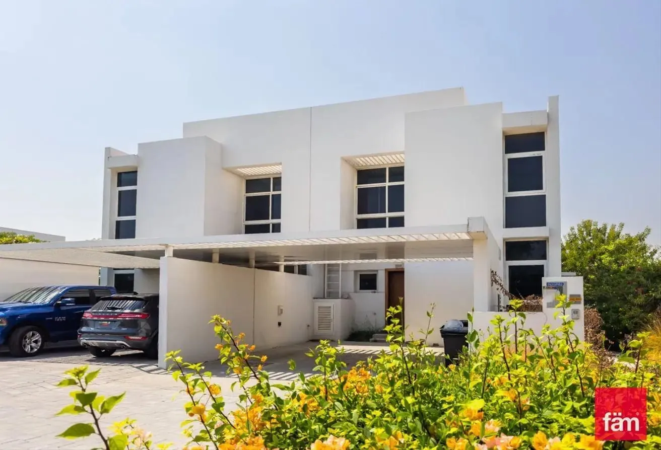 Spacious 4 Bedroom Family Home In Prime Location