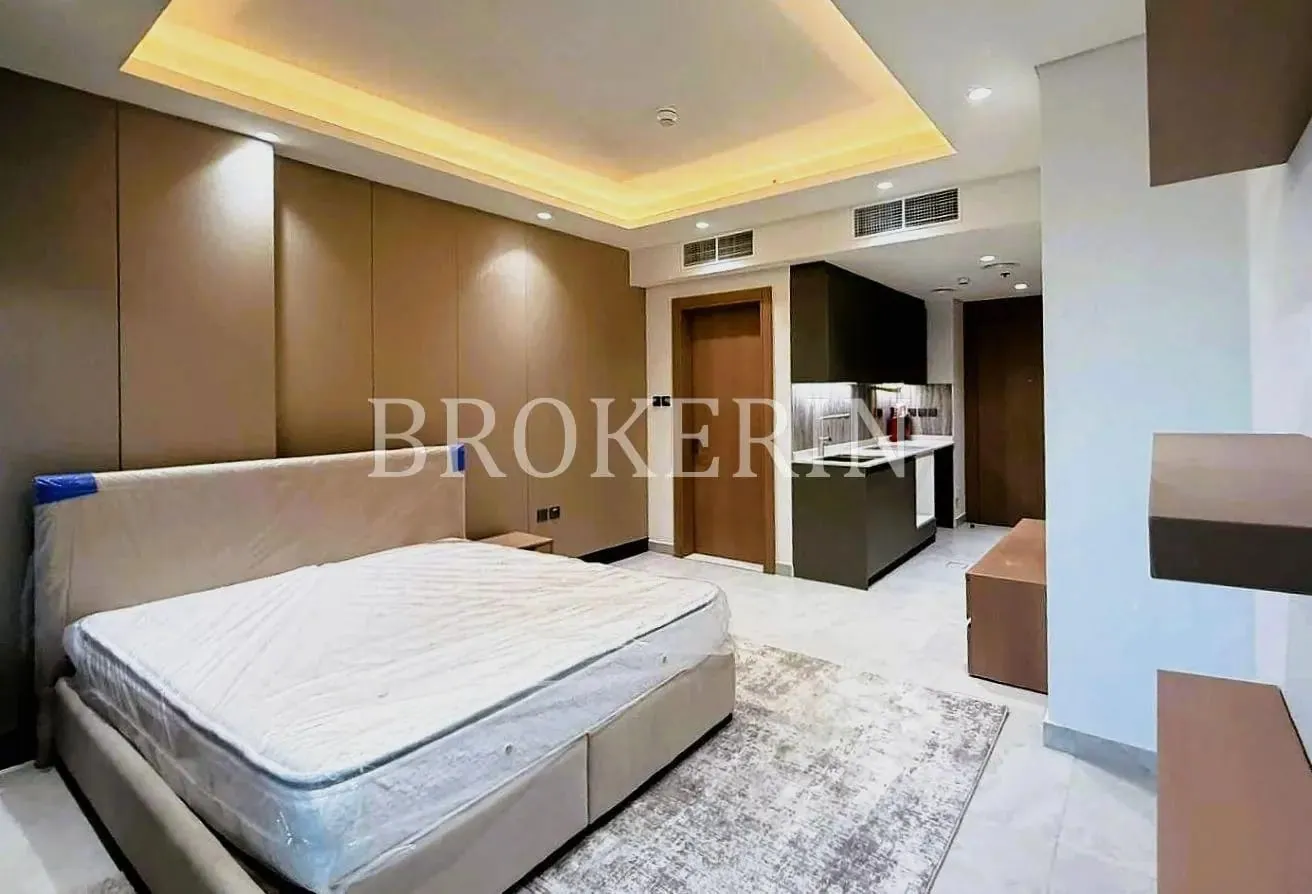 BRIGHT, ELEGANT, CLEAN | SPACIOUS STUDIO & BALCONY