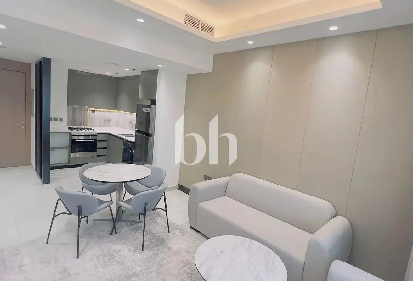 Spacious Interior |Walk In Wardrobe |Modern Design