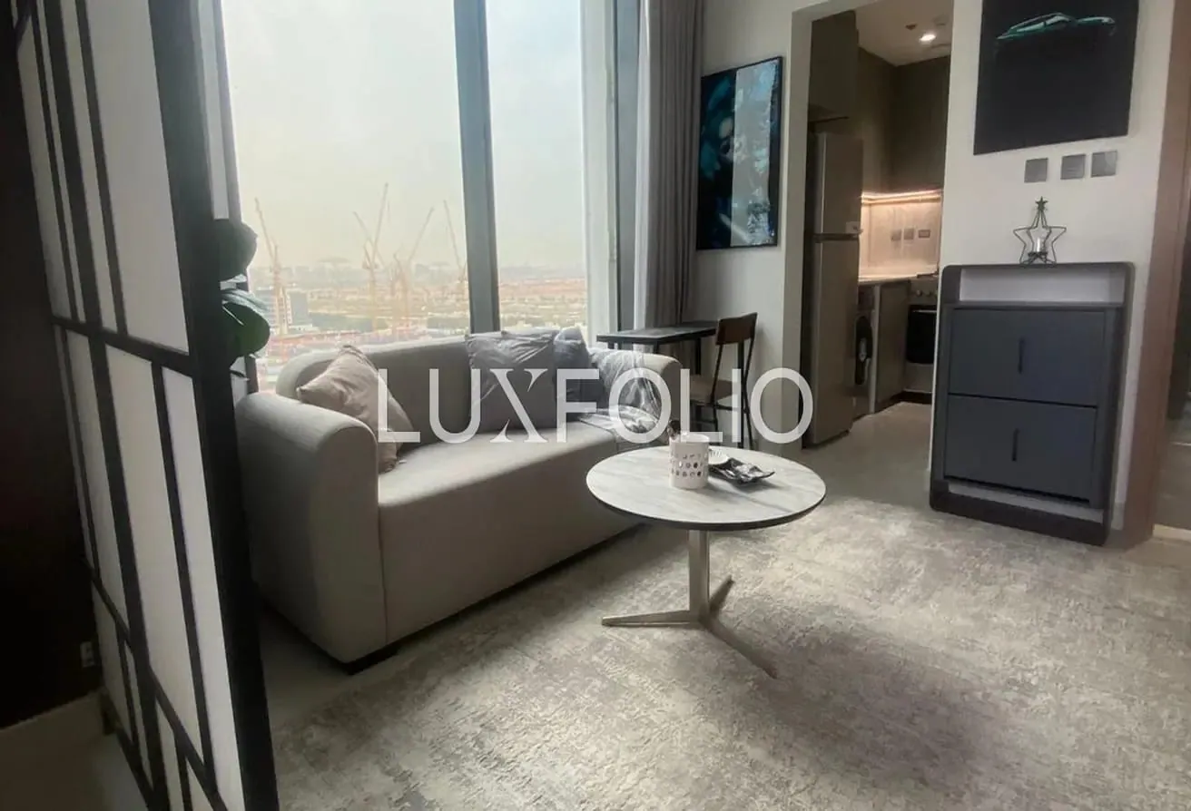 Furnished | Corner Unit | Modern