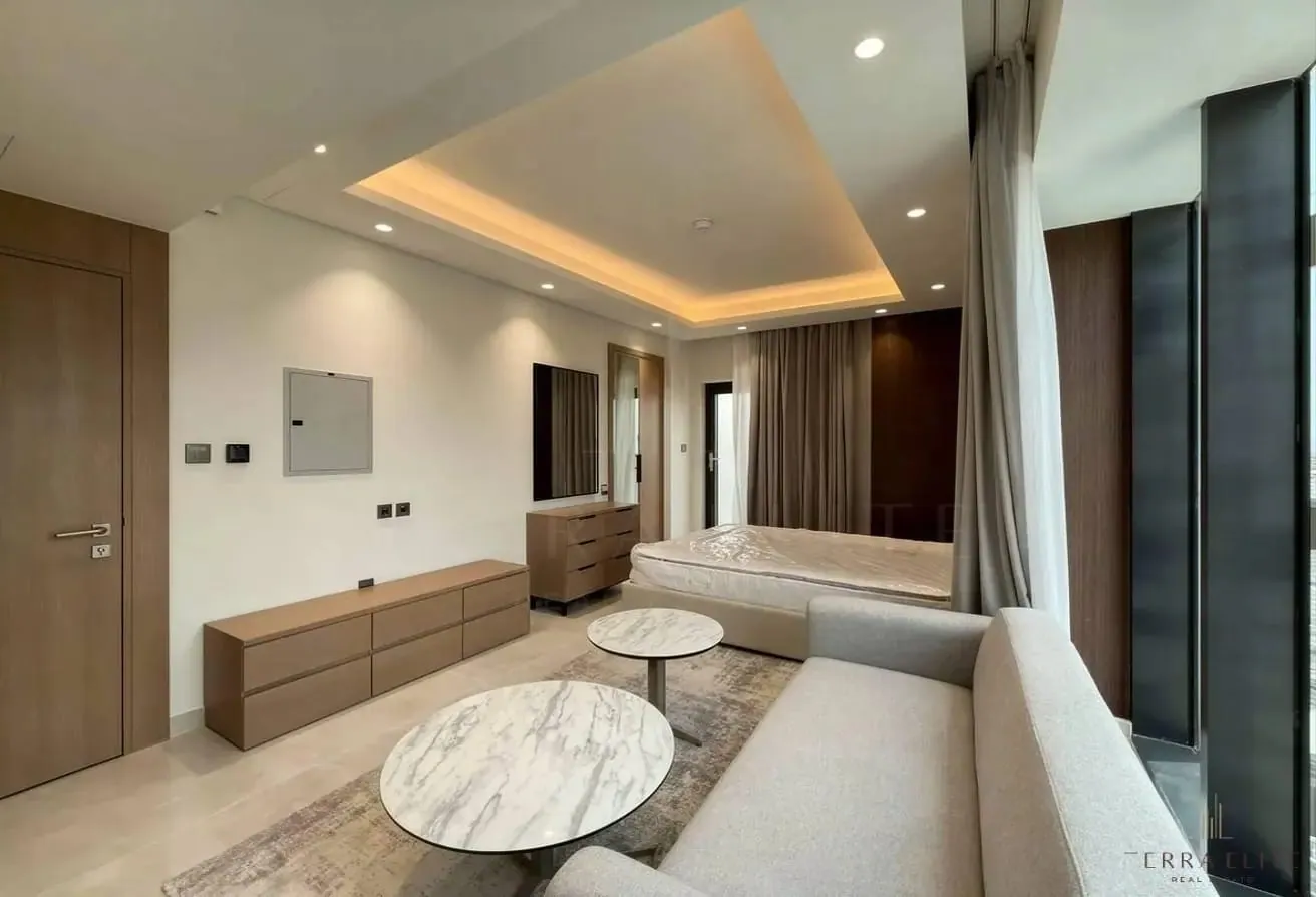 Spacious Furnished Studio | High Level