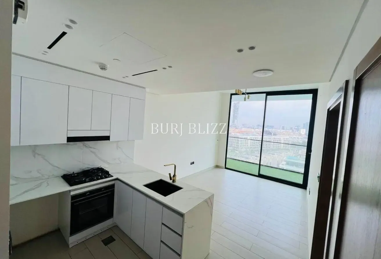 Modern Comfort | Pool View | Vibrant Community
