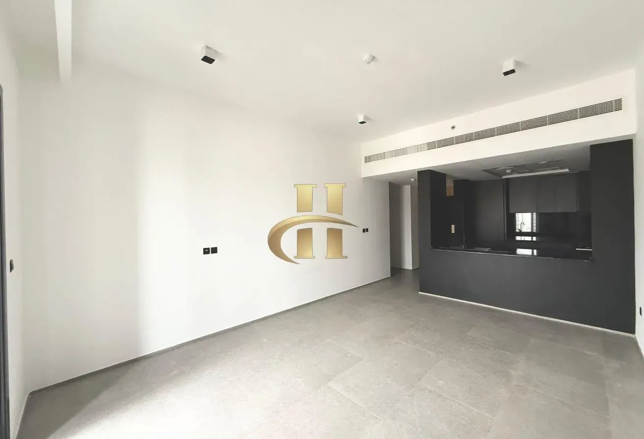 Vacant | Fitted Kitchen | Spacious Layout