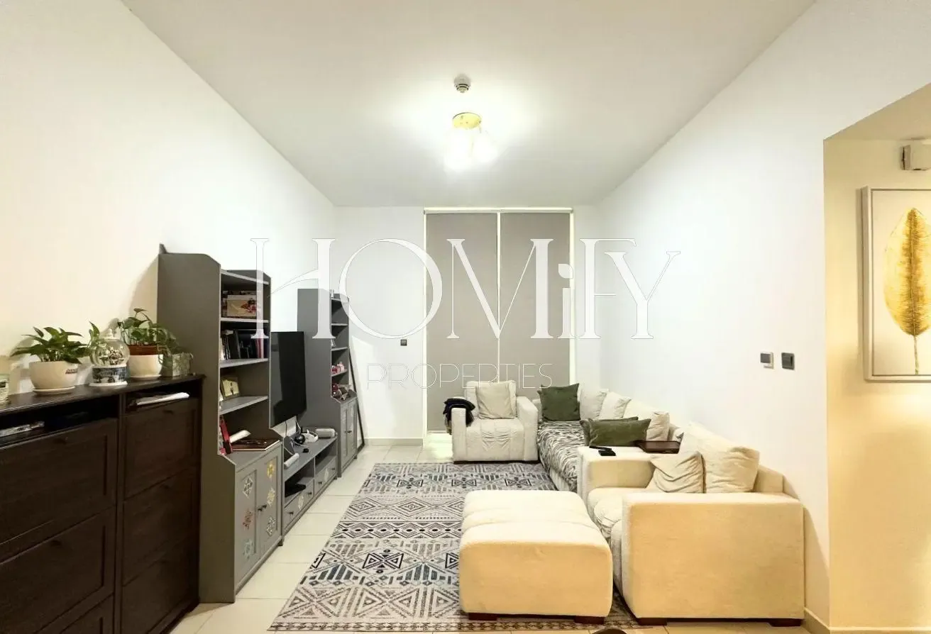 FULLY FURNISHED | 2 PARKING SLOTS | VACANT