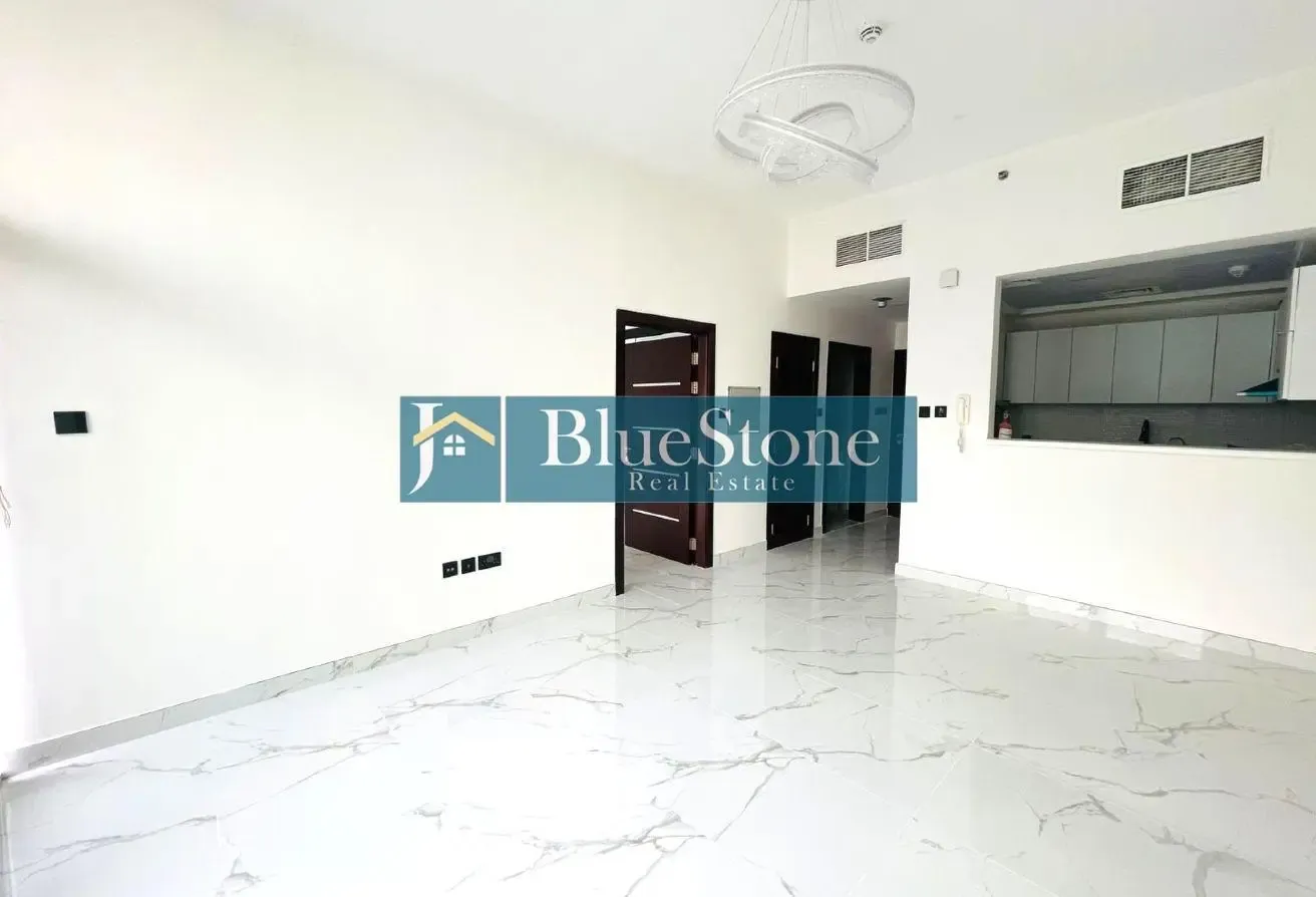 Upgraded one Bed | Kitchen Equipped | Vacant