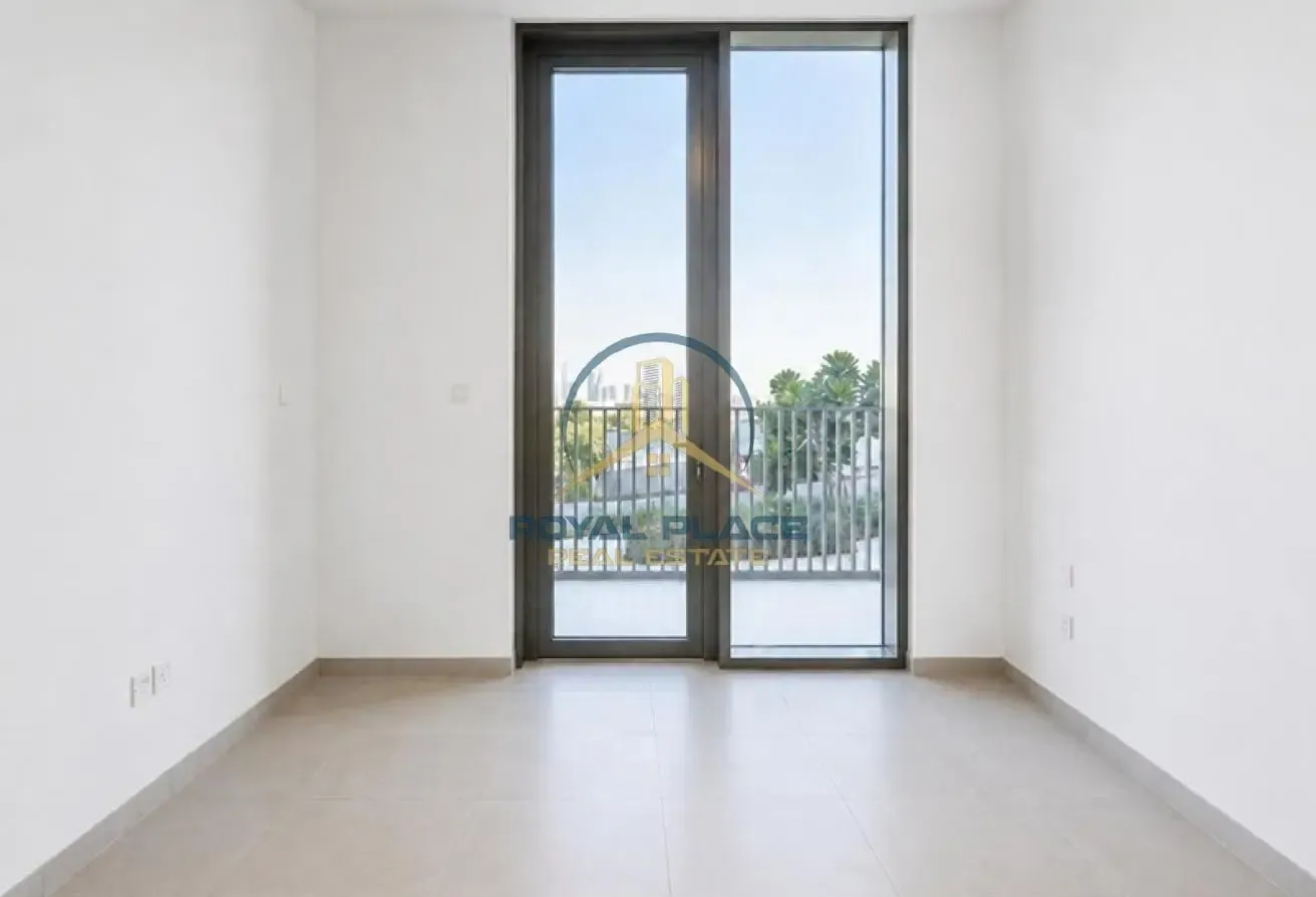 Unfurnished | Vacant | Great location