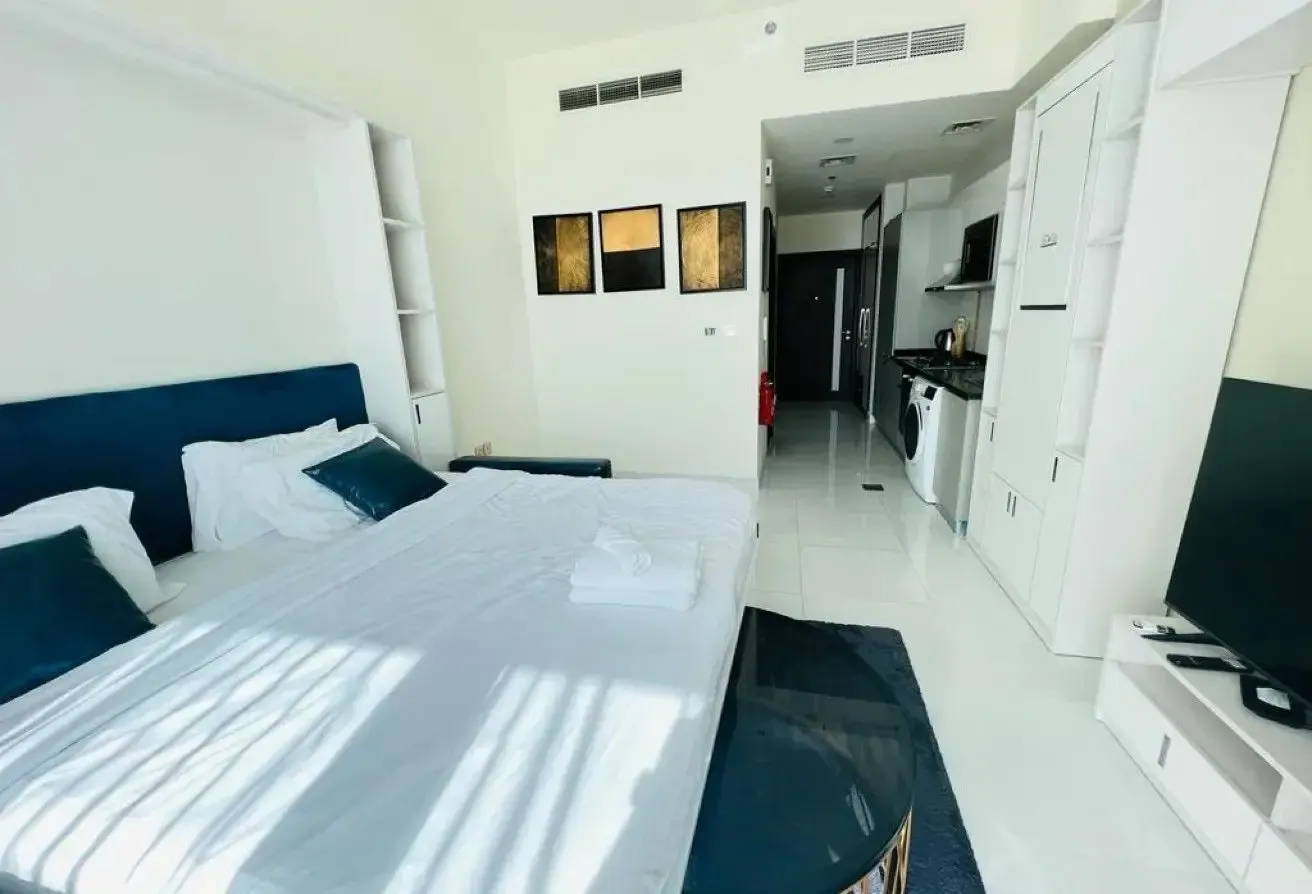 Modern Living | Motor City View | No Agents