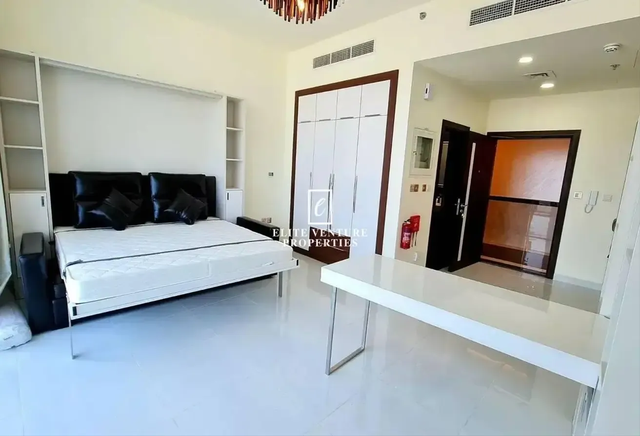 VACANT NOW | SPACIOUS | HIGH FLOOR