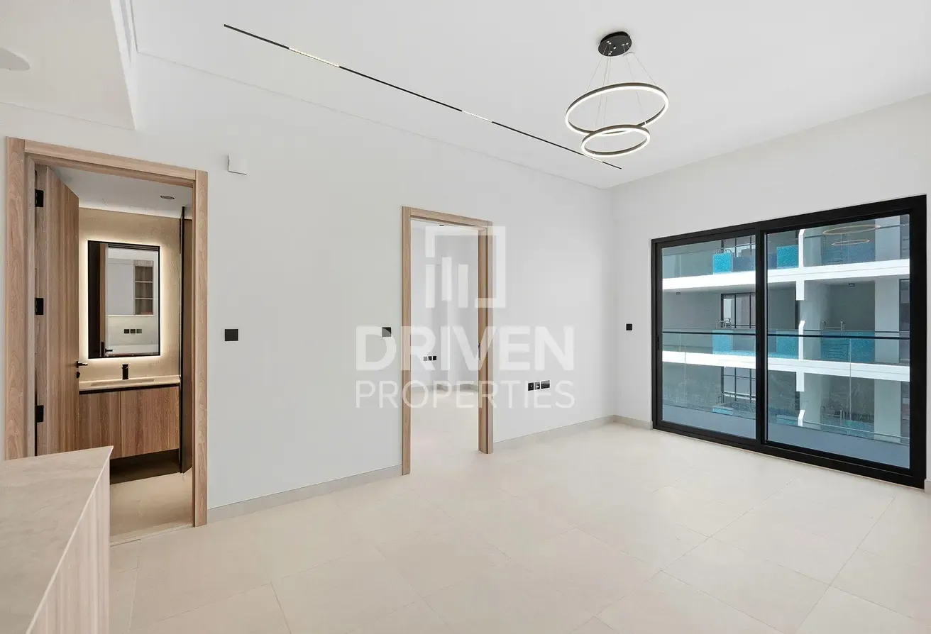 Bright and Modern Layout | High Floor | Best Deal