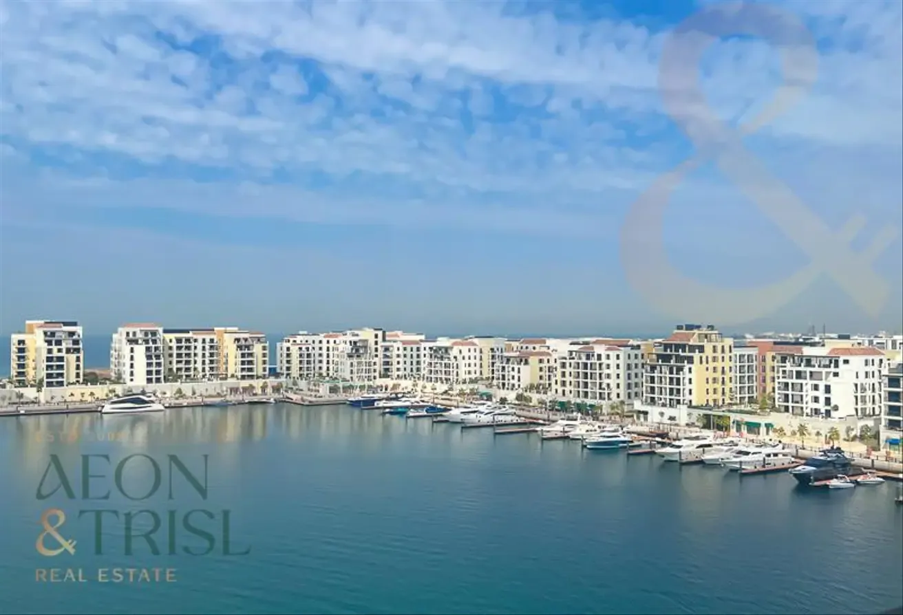 Prime waterfront living l Brand new l Beach Access