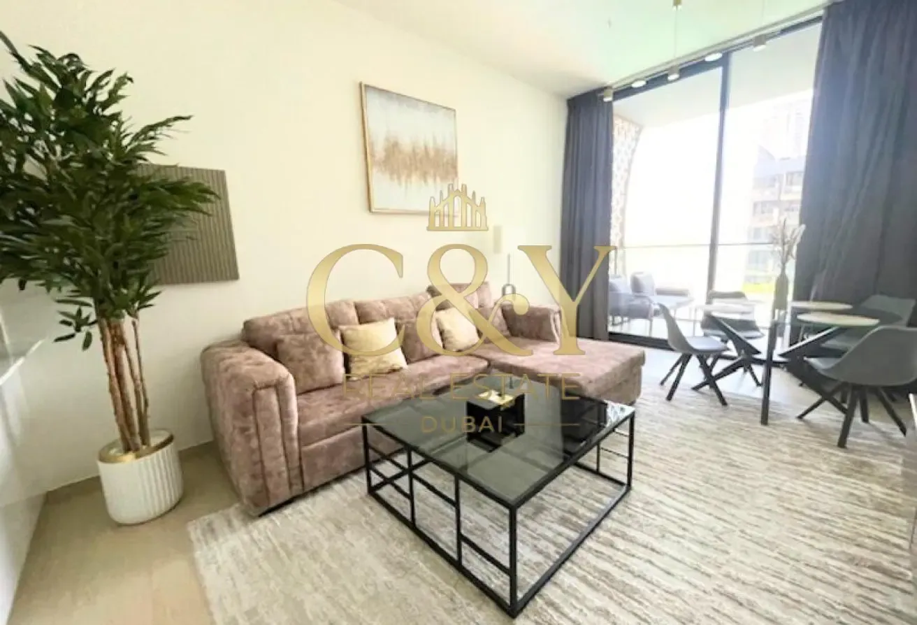 Fully Furnished * Pool View * Close to Circle Mall
