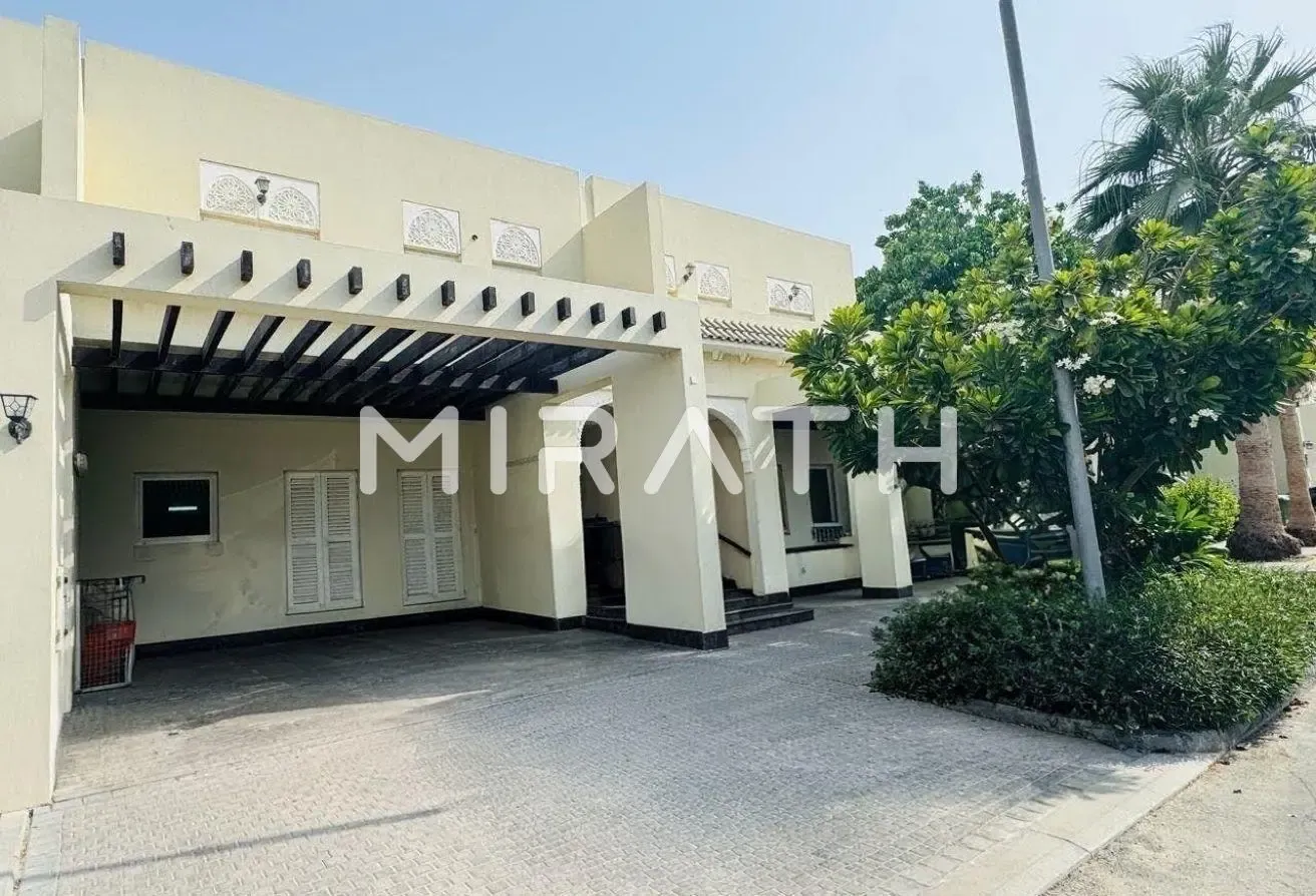Single Row | Spacious Unit | Motivated Seller