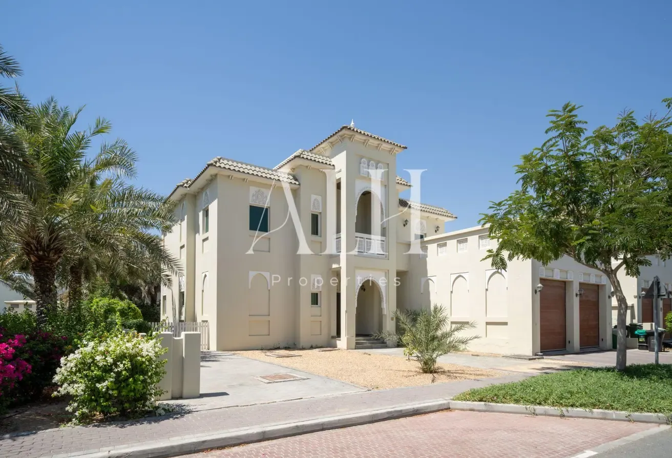 Prime Location | Vacant Now | Corner Unit