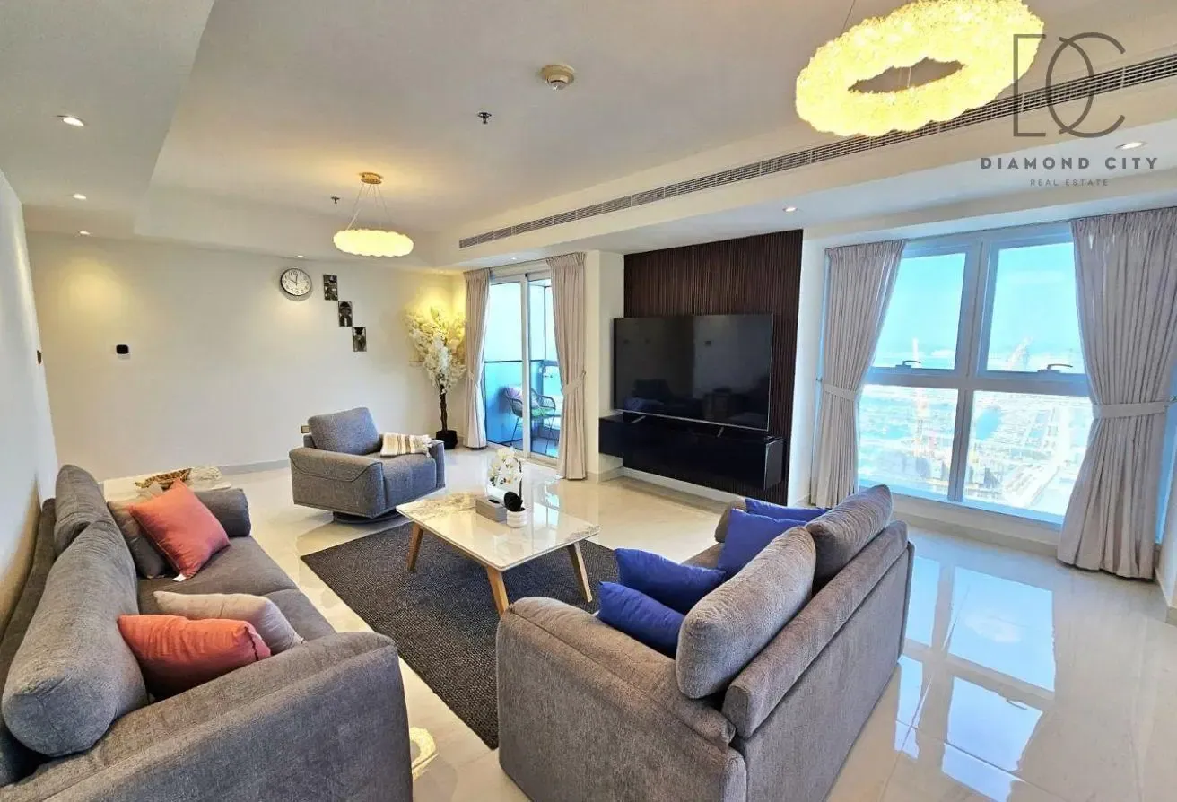 Luxurious 3-Bedroom | Fully Upgraded | Sea View